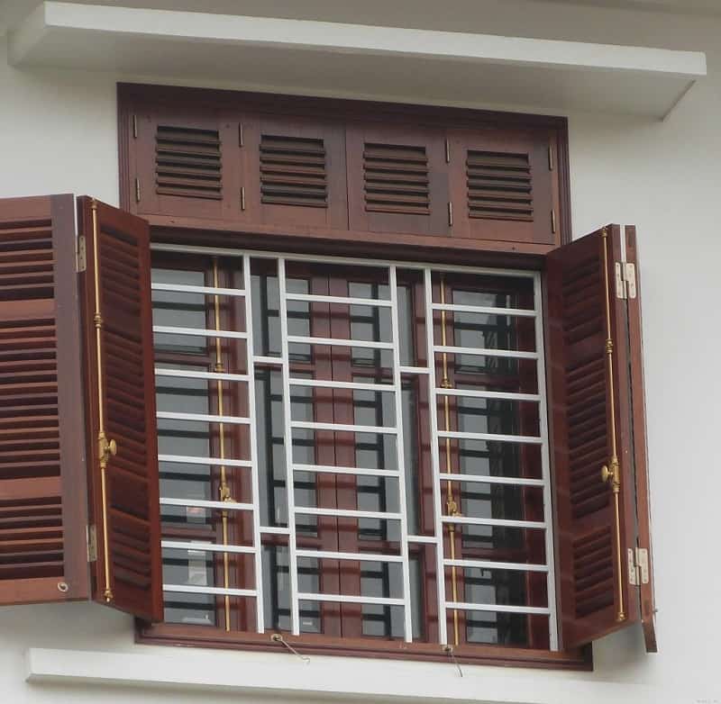 Cửa sổ gỗ đẹp hợp phong thủy sẽ không thiết kế cửa sổ lớn hơn cửa chính và không đối diện cửa chính